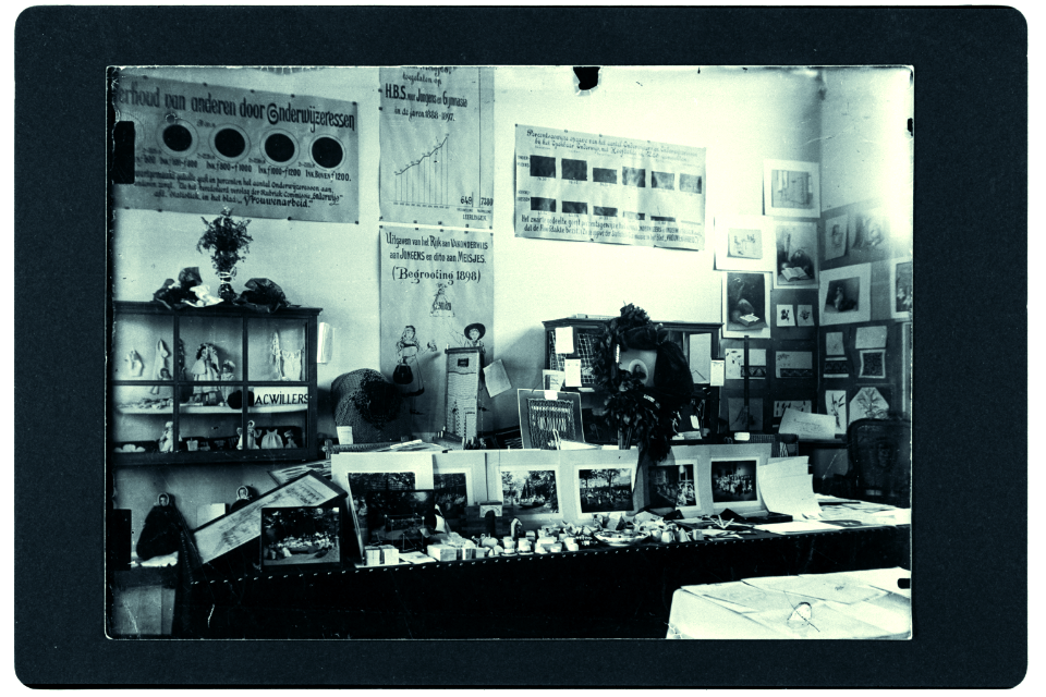 0086-Onderwijs-Nationale Tentoonstelling van Vrouwenarbeid 1898