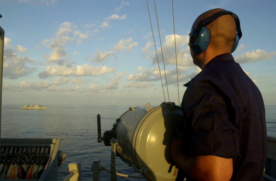 011226-N-6520M-012 USS Peleliu (LHA 5) at sea