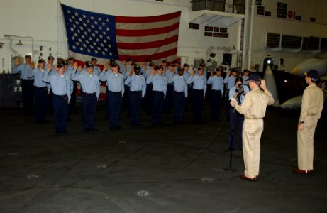 020103-N-2722F-008 USS John Stennis