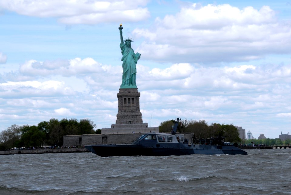 080524-N-4205W-001 (25728066976)