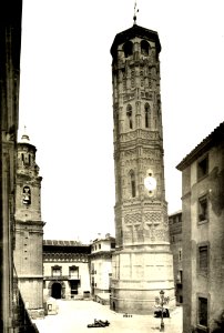 077 Zaragoza - der schiefe Glockenturm (cropped)