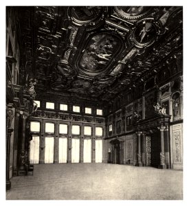 082 Augsburg. — Rathaus, erbaut von Elias Holl 1615—1620. Der Goldene Saal photo