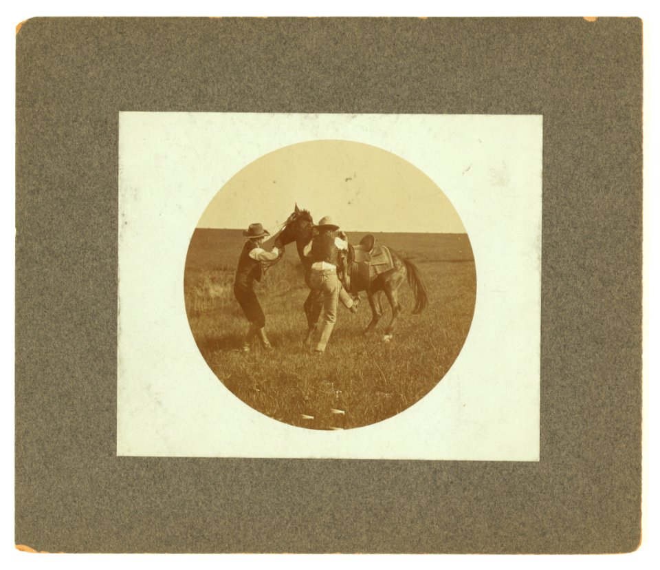 08794u Mounting a bronc