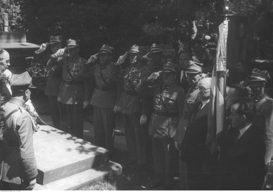 1-P-1499-6,SignaturePublicPhotographs,Warsaw-Cemetery-to1946,NACofPoland
