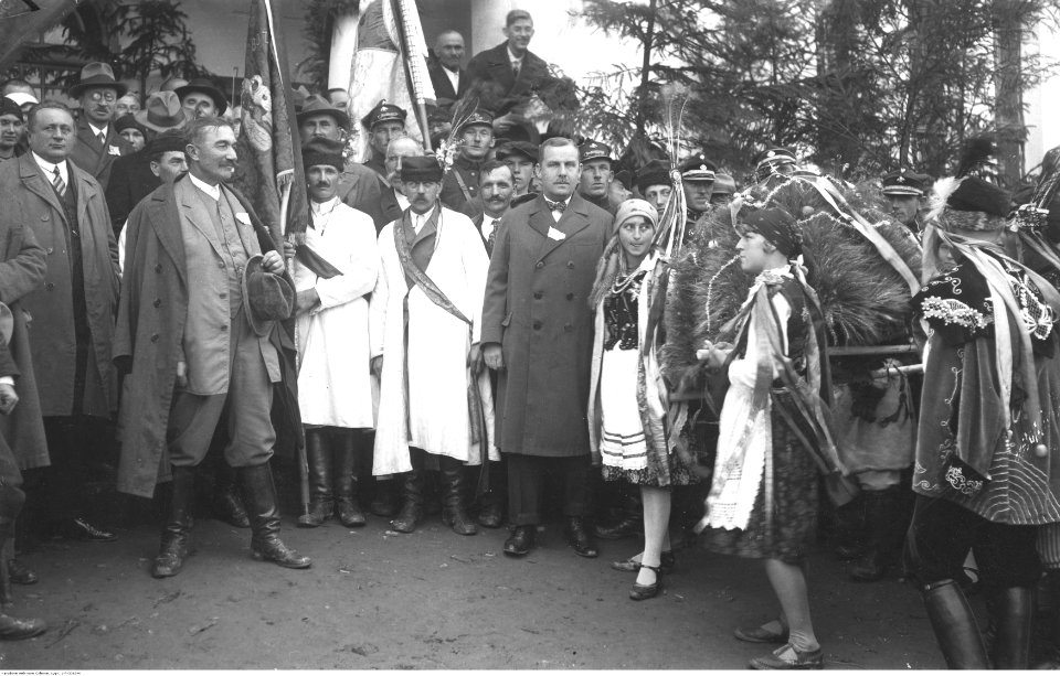 1-P-3363-4,SignaturePublicPhotographs,BattleOfWarsaw1920,NACofPoland