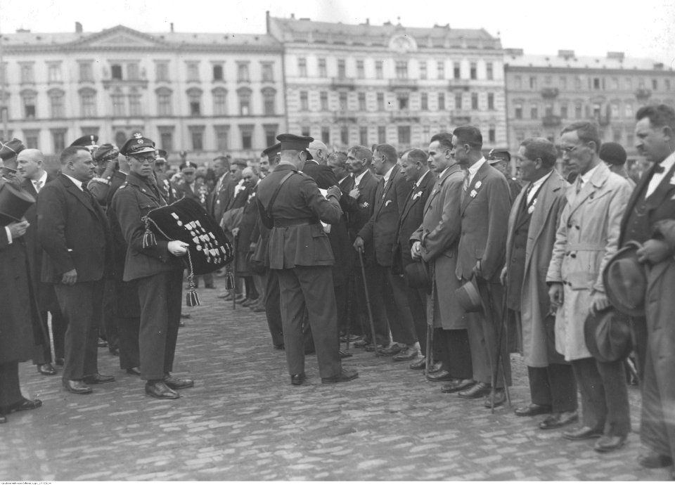 1-P-3361-4,SignaturePublicPhotographs,BattleOfWarsaw1920,NACofPoland