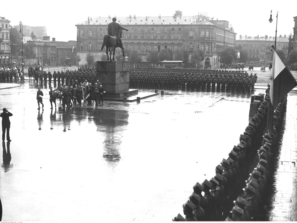 1-P-3380-3,SignaturePublicPhotographs,BattleOfWarsaw1920,NACofPoland