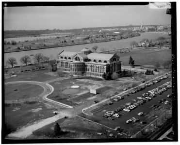 1. VIEW OF FORT MCNAIR WITH WASHINGTON CHANNEL AND EAST POTOMAC PARK IN BACKGROUND, LOOKING NORTHWEST 042730pv