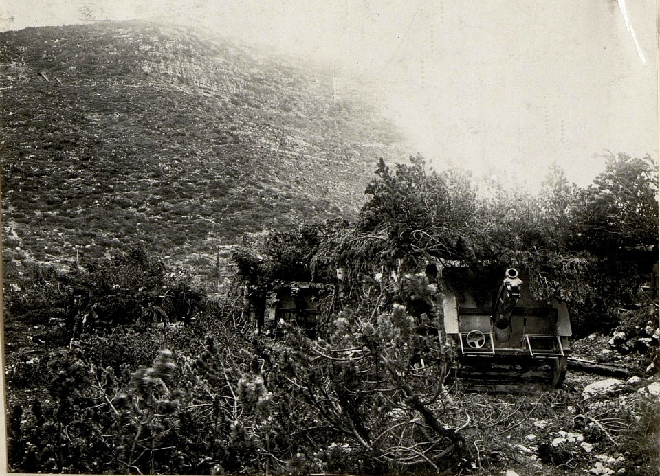 10 cm M. 14 Feldhaubitze in Stellung im Val di Galmarara (BildID 15628212)