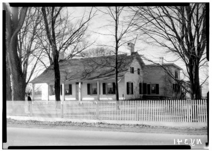 1. Historic American Buildings Survey, Nelson E. Baldwin, Photographer May 25, 1936, DETAILS OF FRONT ELEVATION (EAST). - LOC - hhh.ny0912.photos.116049p