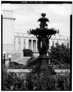 1. LOOKING EAST, WITH RAYBURN HOUSE OFFICE BUILDING IN BACKGROUND 028452pv
