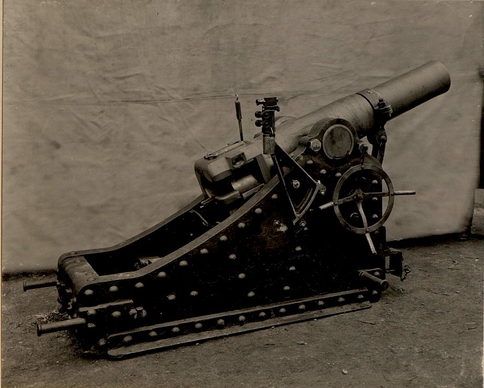 10 cm M. 05 Panzerhaubitzrohr, eingebaut in der Mörserschleife 15 cm M. 80 mit eingelegtem Verschluss (BildID 15474557)