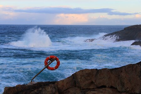 Surge life saving ring wave