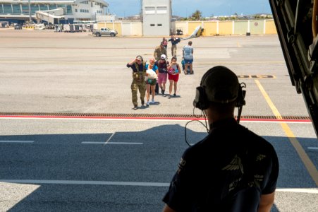 106th Rescue Wing provide rescue support to those effected by Hurrican Irma (36337051844)