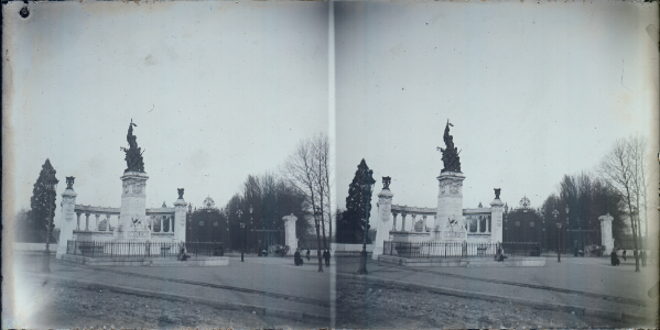 107 - Lyon - Le Monument et la porte des Légionnaires - Oly. Derogy