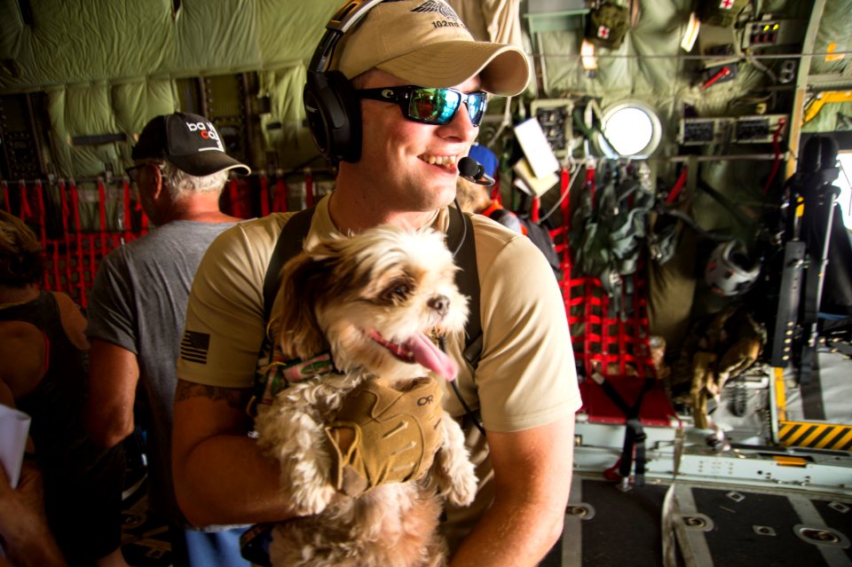 106th Rescue Wing provide rescue support to those effected by Hurrican Irma (37031581471)