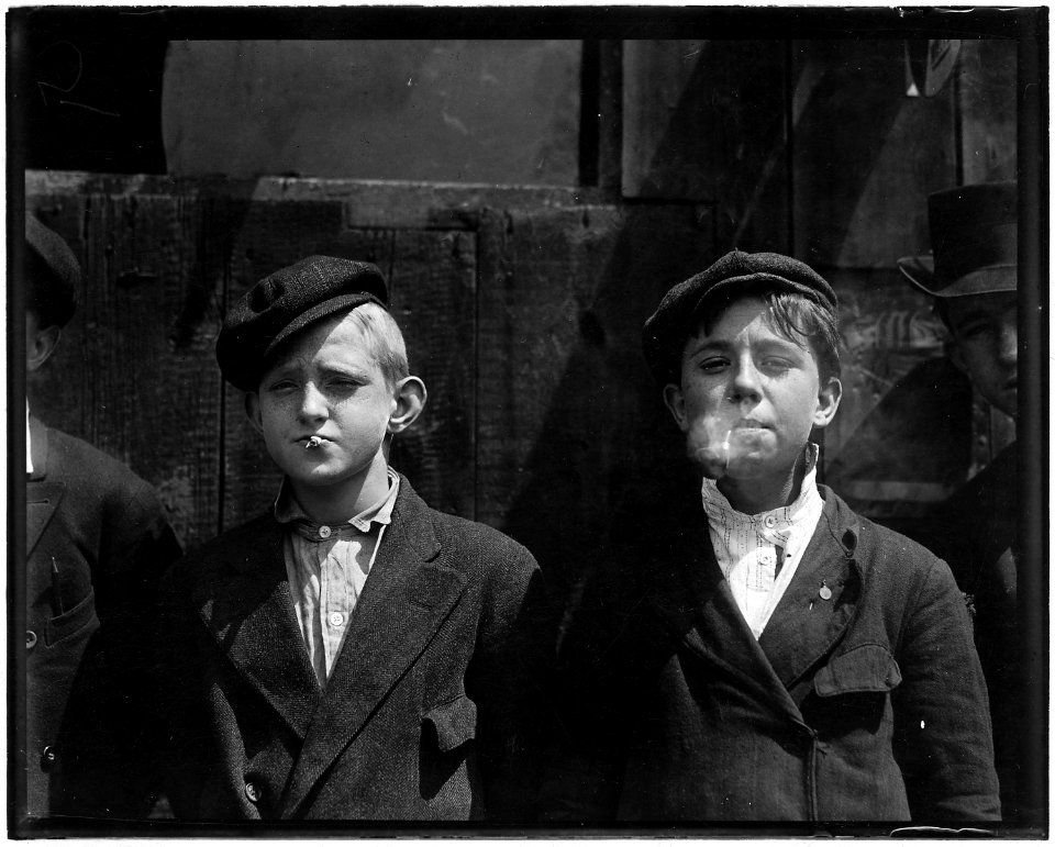 11-00 A.M. Newsies at Skeeter's Branch. They were all smoking. St. Louis, MO. - NARA - 523293