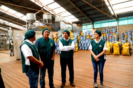 Ministro de la Producción Raúl Pérez -Reyes visita empresa Manutata, empresa castañera que se encarga del acopio y procesamiento de la materia prima hasta obtener castaña deshidratada (43542325165)
