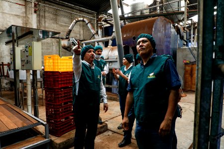 Ministro de la Producción Raúl Pérez -Reyes visita empresa Manutata, empresa castañera que se encarga del acopio y procesamiento de la materia prima hasta obtener castaña deshidratada (44451359711)