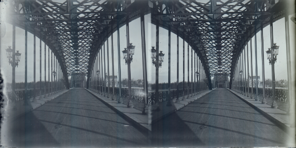 112 - Lyon. Sur le pont de la boucle. Oly. Derogy
