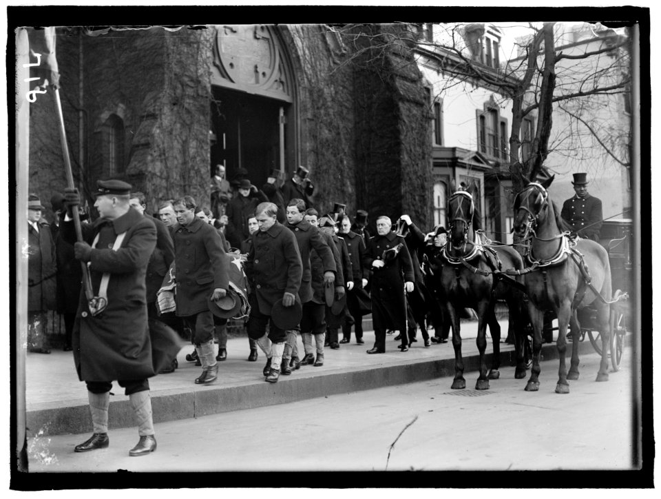 ALL SOUL'S CHURCH. UNITARIAN. 14TH AND L STREETS, N.W. FUNERAL OF ADMIRAL ROBLEY D. EVANS LCCN2016863525