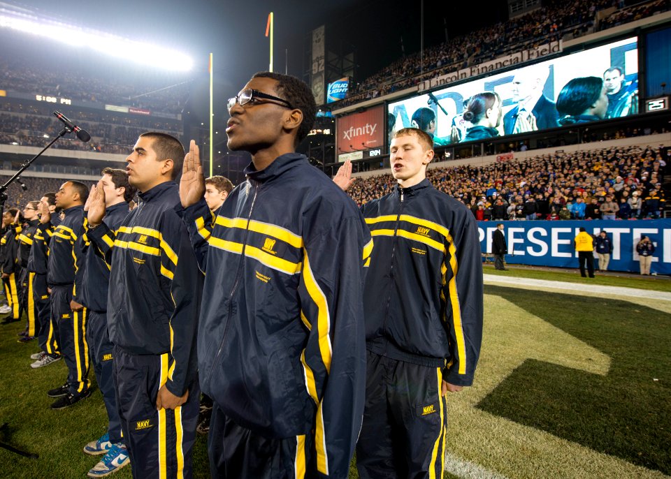 113th Army-Navy football game 121208-N-AC887-011