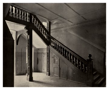117 Berlin. — Treppe im sog. Lagerhaus, Klosterstr. 76, umgebaut 1706 photo