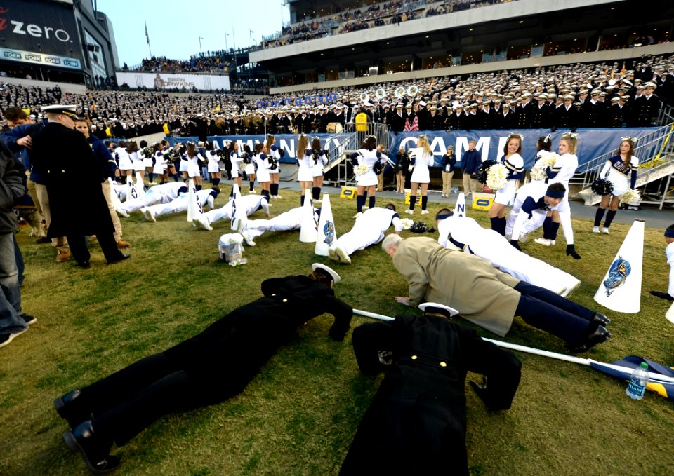 113th Army-Navy football game 121208-N-AC887-002