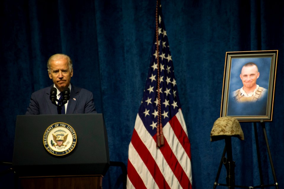 120110-N-AT895-308 (20422051530)