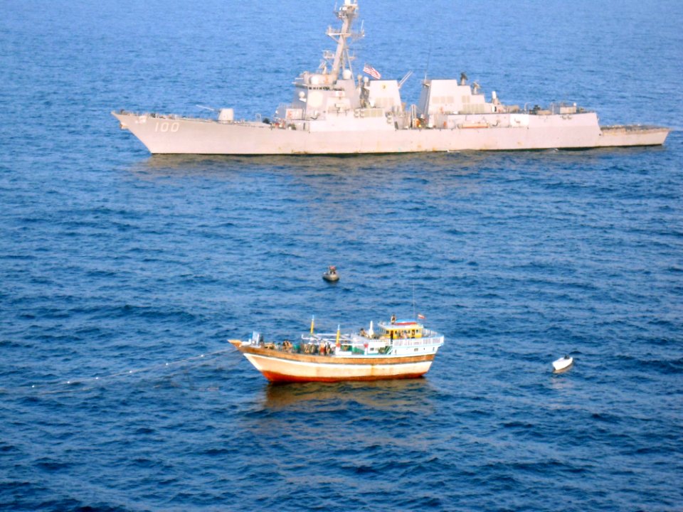 120105-N-ZZ999-003 - USS Kidd rescue Iranian fishing dhow from pirates