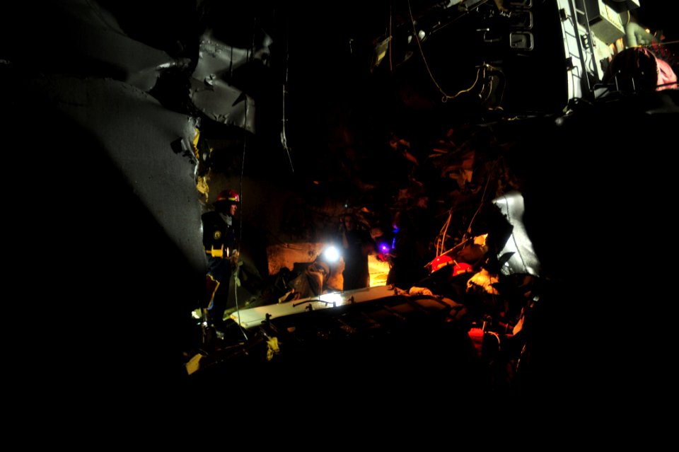 120812-N-XO436-025 USS Porter after collision