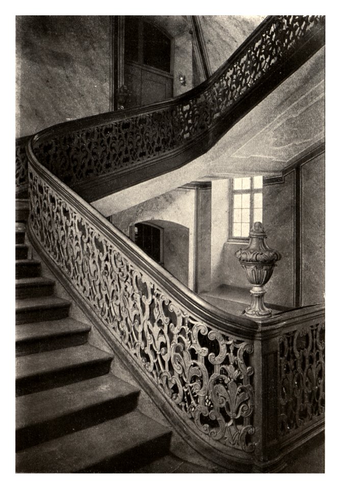 121 Bamberg. — Treppe im Hause von der Pfordten, Karolinenplatz 1