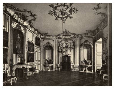 129 Schloß Brühl a. Rhein (Augustusburg). — Das Speisezimmer im Nordflügel