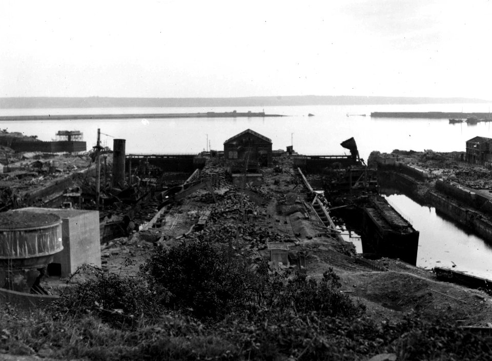 12Fi723 - LIBERATION DE BREST