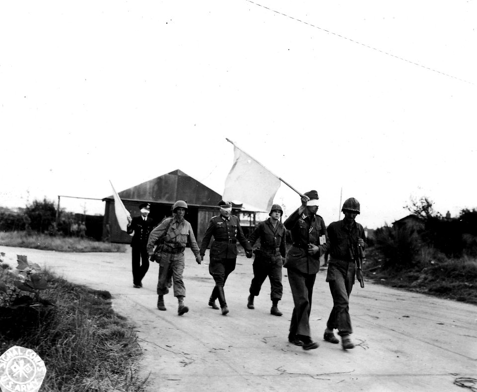 12Fi697 - LIBERATION DE BREST