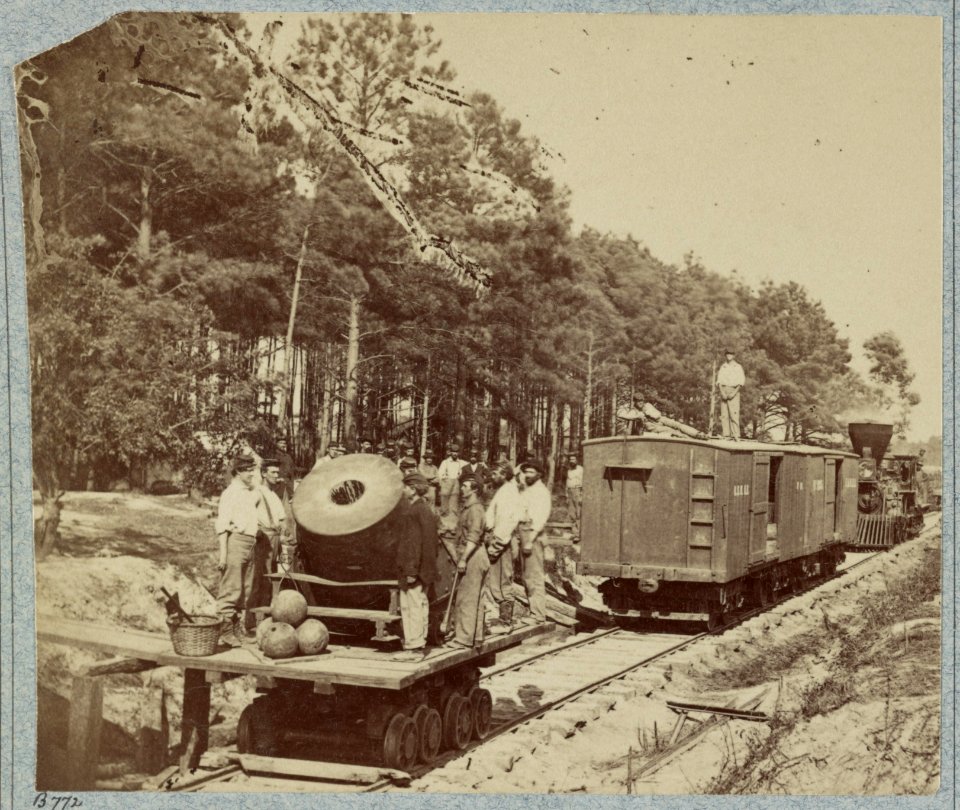 13 inch mortar Dictator, in front of Petersburg, Va LCCN2012646263