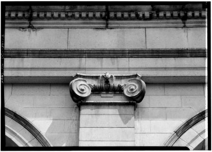 13. DETAIL, WEST SIDE, PILASTER CAPITAL - Union Station030022pv