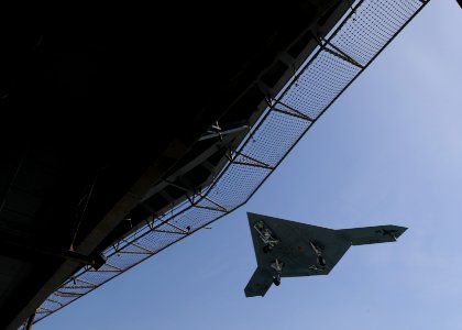 130517-N-MW819-046