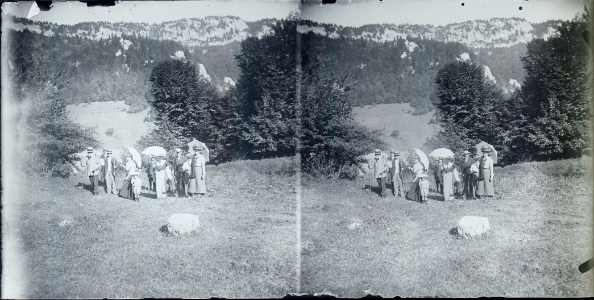135 - Une excursion aux Écouges commune de Saint-Gervais en Isère. Familles Rigotard et Rostagnat