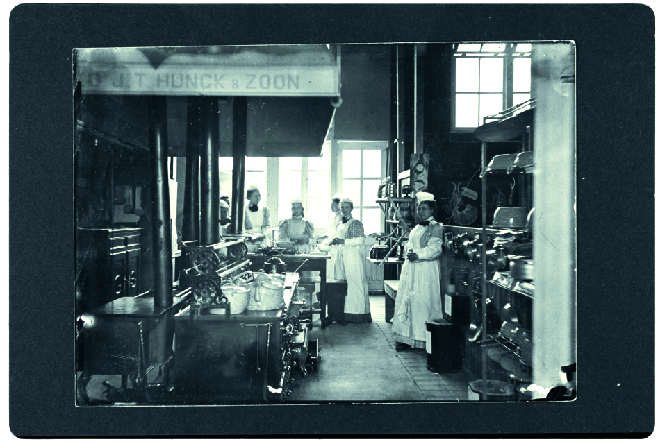 1395-Kook- en huishoudscholen-Nationale Tentoonstelling van Vrouwenarbeid 1898