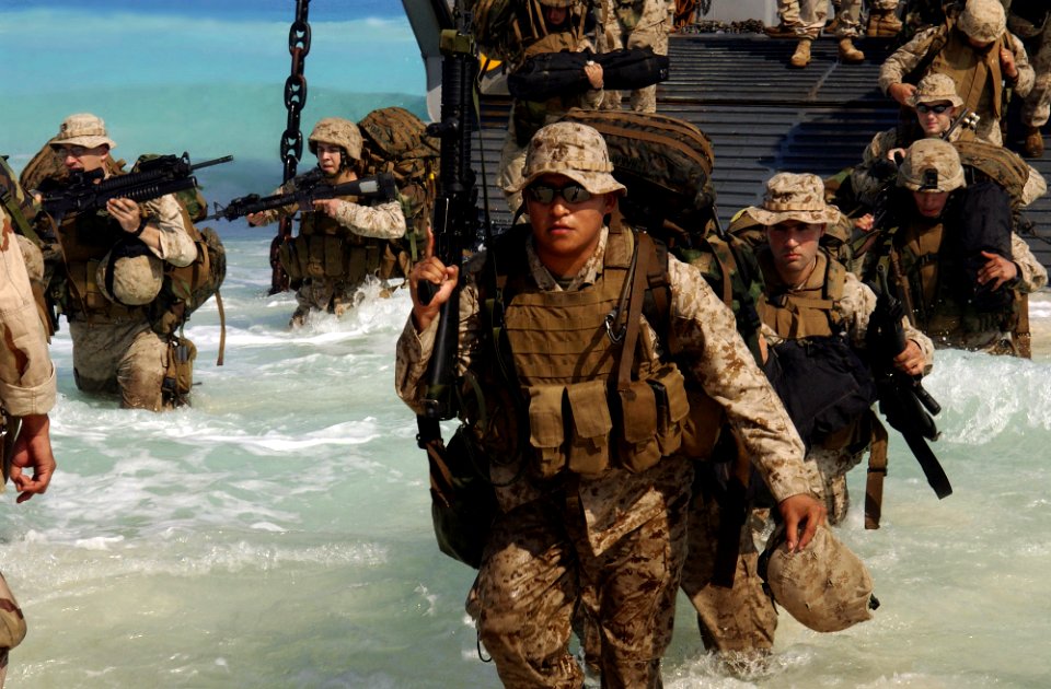 13th MEU disembarking Bright Star 2005