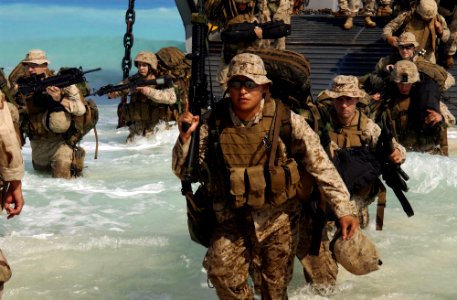 13th MEU disembarking Bright Star 2005