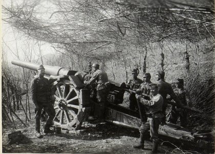 13cm Geschütz von Batterie Nr.I-I5 bei Forchana. (BildID 15668046)