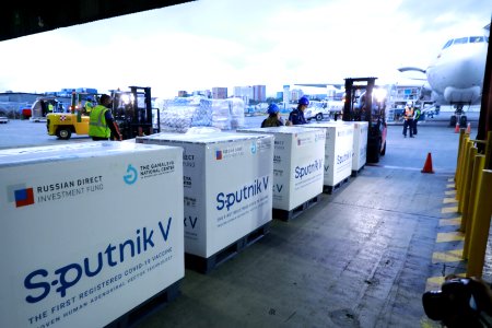 Llegada de vacunas Sputnik 1 dosis 20210926 (51521817058)