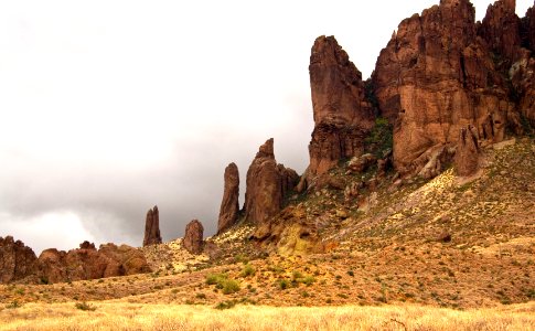 Lost Dutchman Peaks (38531956915)