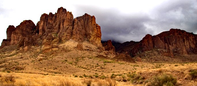 Lost Dutchman Distant View (39380233942)