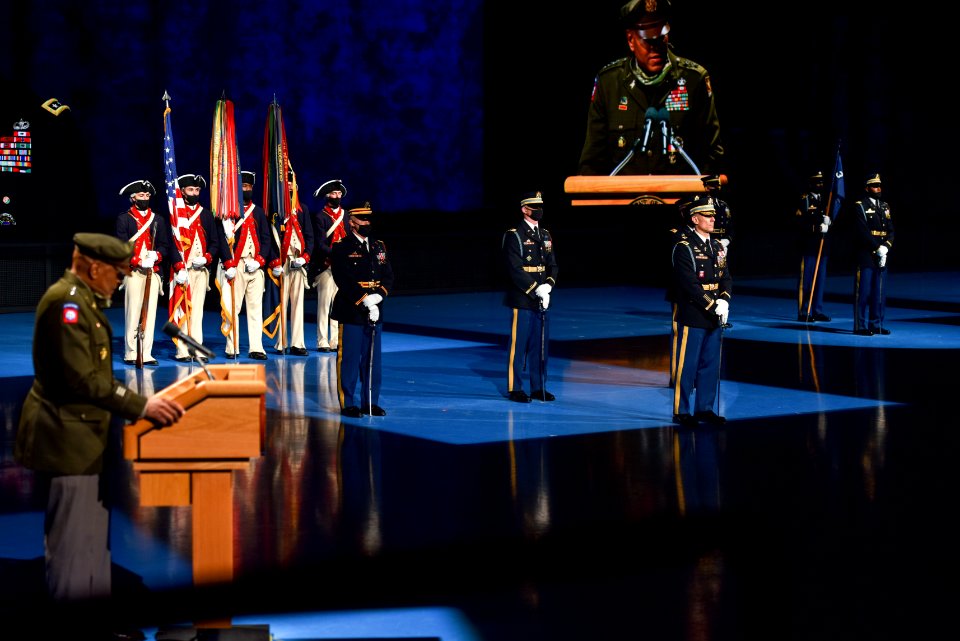 Lt. Gen. Leslie C. Smith Retirement Ceremony 20210827-A-KI711-040 (51407546485)