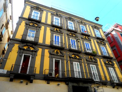 Mansion 18th century at Via Toledo in Naples (41232883772)