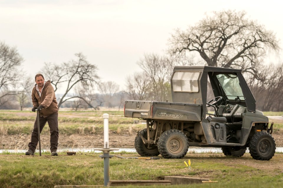 Maintenance at a fish hatchery (49882906897)