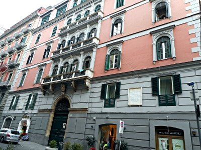 Mansion end 19th century at Via Morelli in Naples (24794901405)